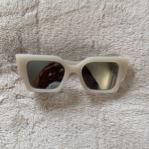 Tan sunglasses/never worn/ no case